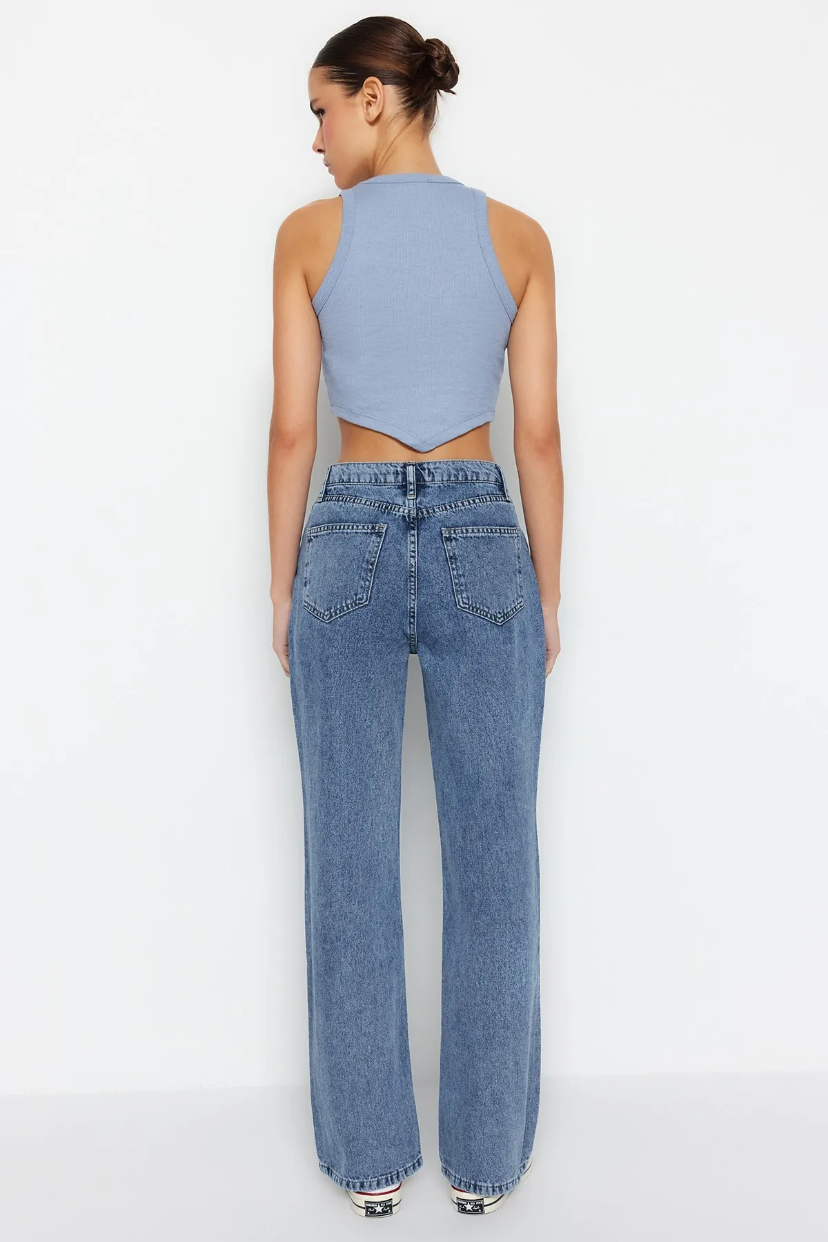 Trendyol Collection  Dunkelblaue Jeans mit hoher Taille und weitem Bein und Detail TWOSS21JE0385
