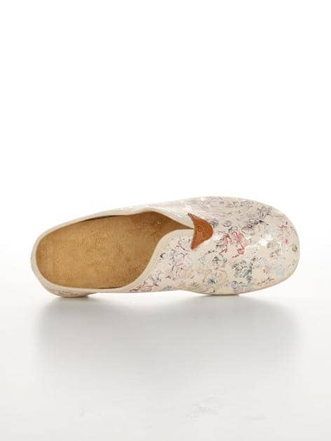 Pantolette aus dehnbarem Textilmaterial
