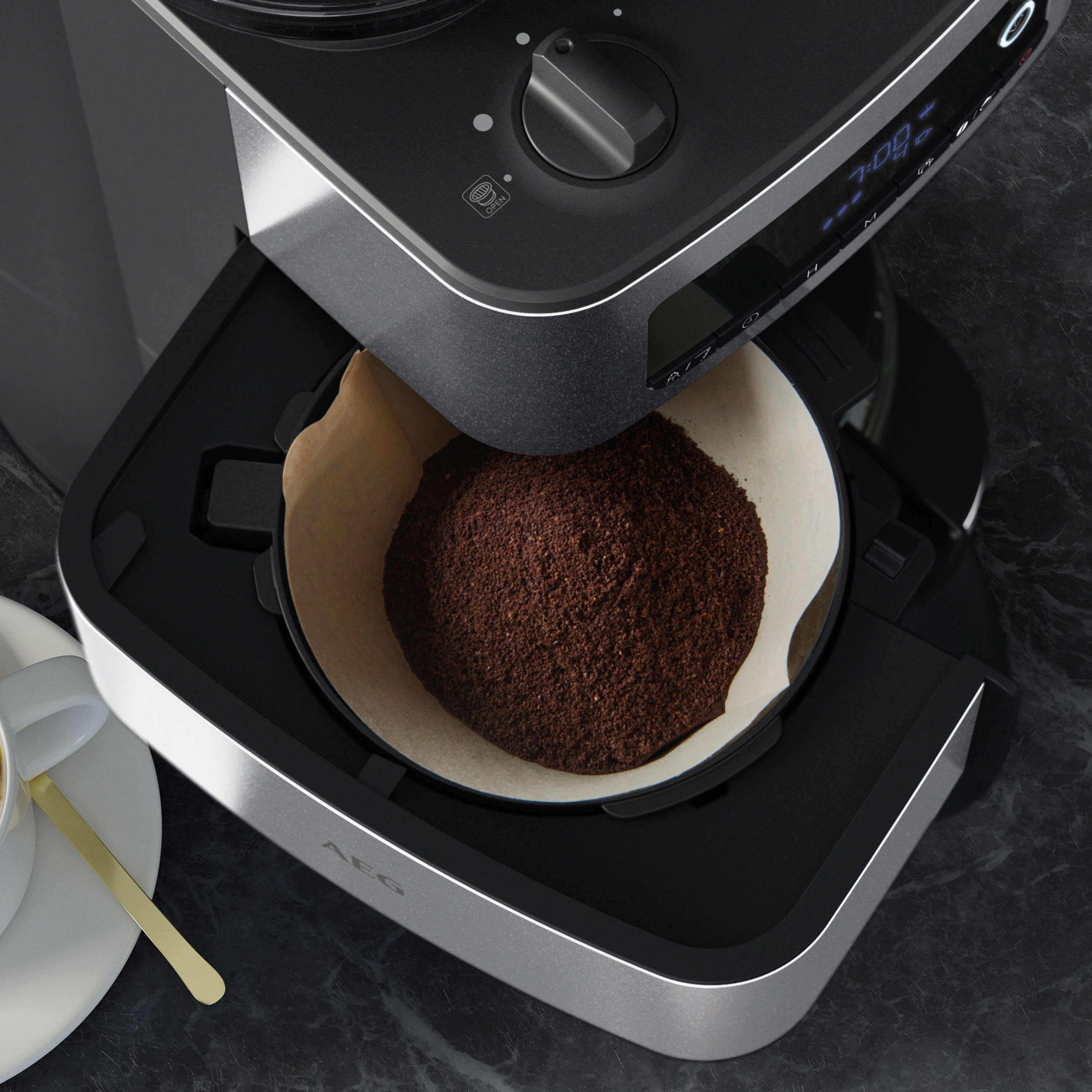 AEG Kaffeemaschine mit Mahlwerk CM6-1-5ST Gourmet 6, 1,25l Kaffeekanne, Papierfilter 1x4