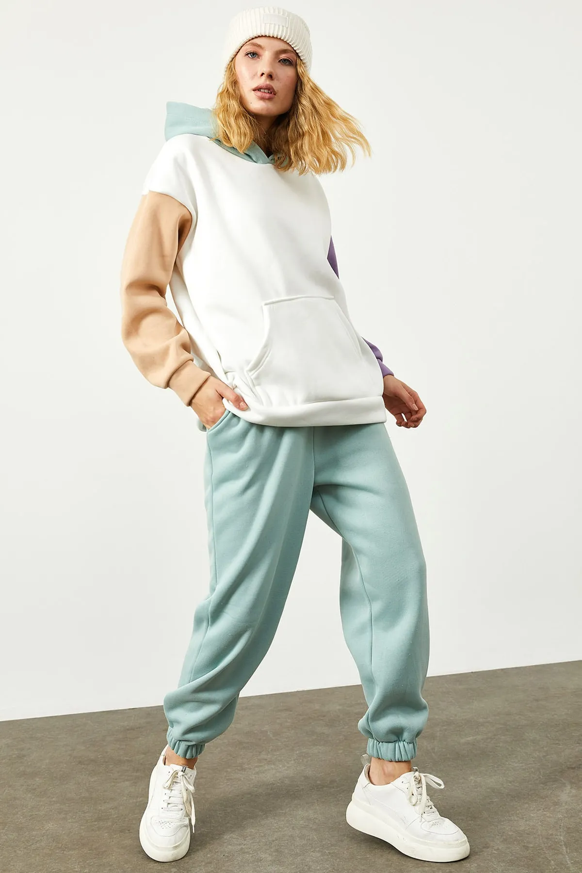XHAN  Weißer mehrfarbiger Damen-Doppelanzug mit Kängurutasche 2KZK8-12159-01