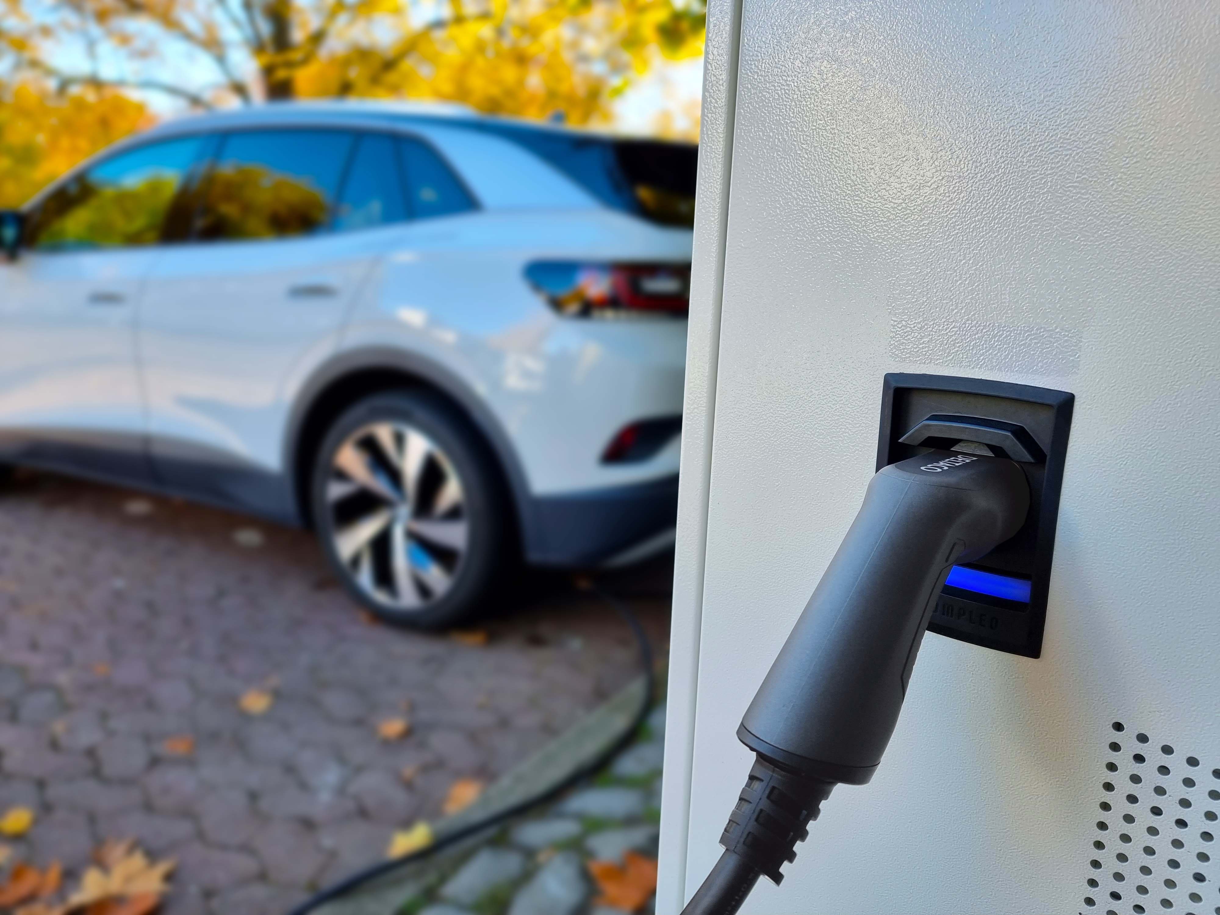 DELTACO Stationäre Ladestation Elektroauto-Ladestation EV-4120, IP54 Zertifiziert, 3,6kW / 16A, 1-phasig, Komplett Set, Ladekabel IP66 Zertifiziert, 3,6kW / 16A, 1-phasig