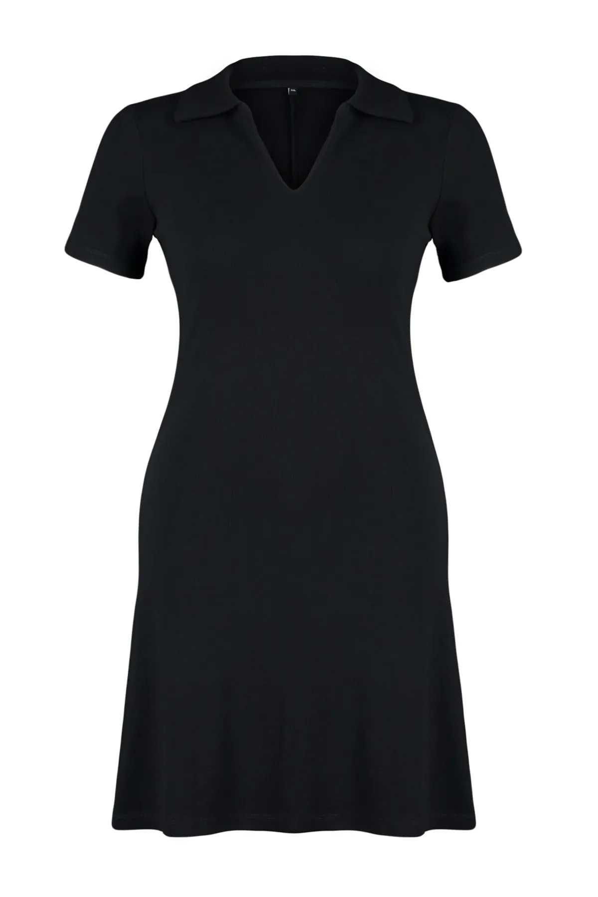 Trendyol Curve  Schwarzes Midi-Strickkleid mit Rollkragen TBBBS24AH00078