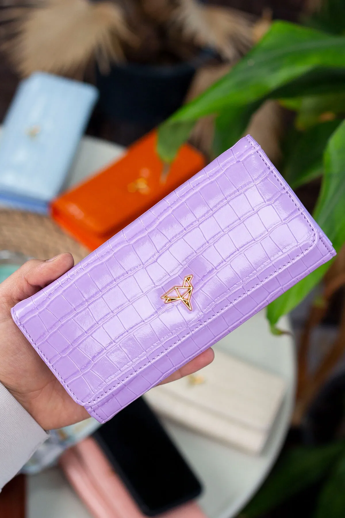 Garbalia  Lady Technological Leder-Krokodilmuster. Stilvolle fliederfarbene Damenbrieftasche mit großem Kartenhalter und Münzfach
