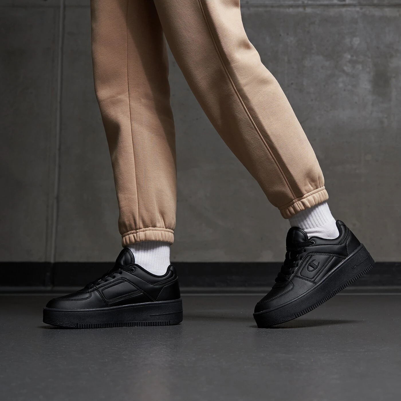CHAMPION FOUL PLAY PLATFORM Schwarz