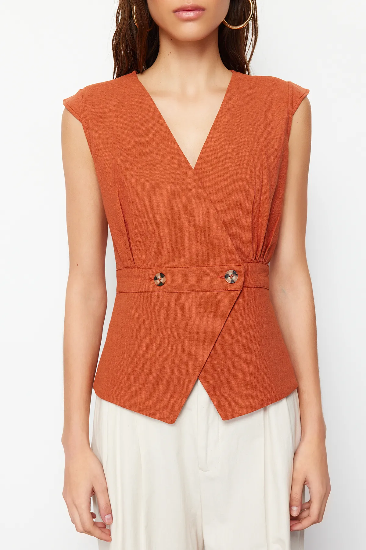 Trendyol Collection  Zweireihige Bluse mit geflochtenen Knochenknöpfen und Details in Kacheloptik TWOSS20BZ0707