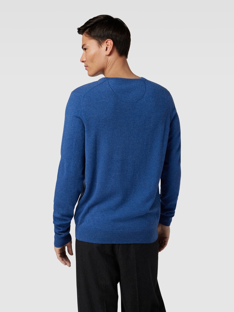 Strickpullover mit Logo-Stitching in blau meliert