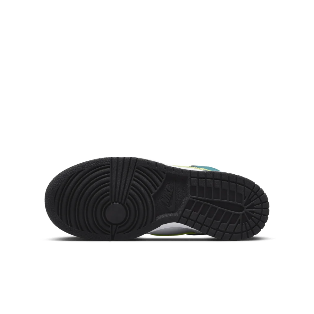 Nike Dunk High DB2179-109 / weiss