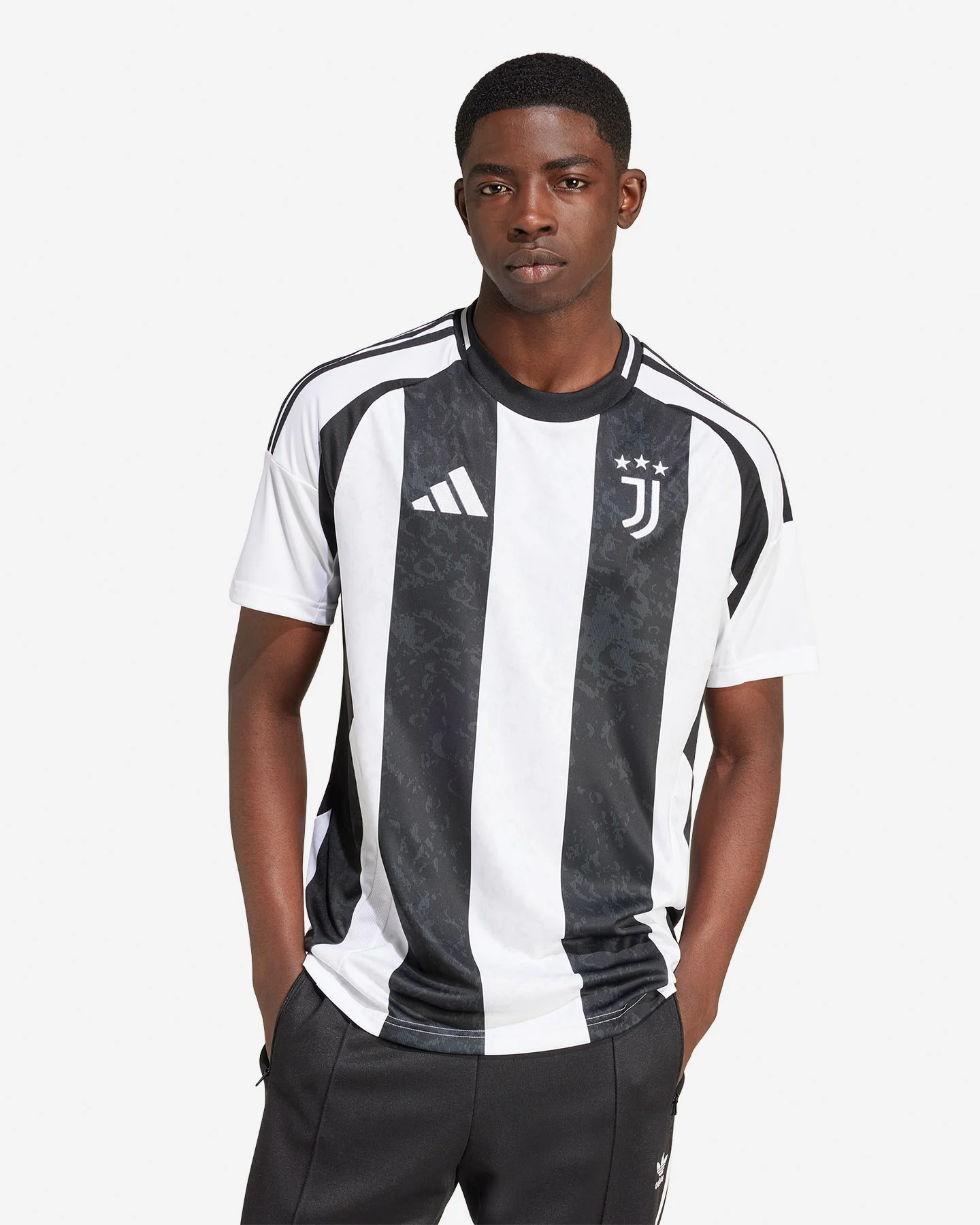 Oficiálny futbalový dres Adidas Juventus Home 24-25 M IS8002