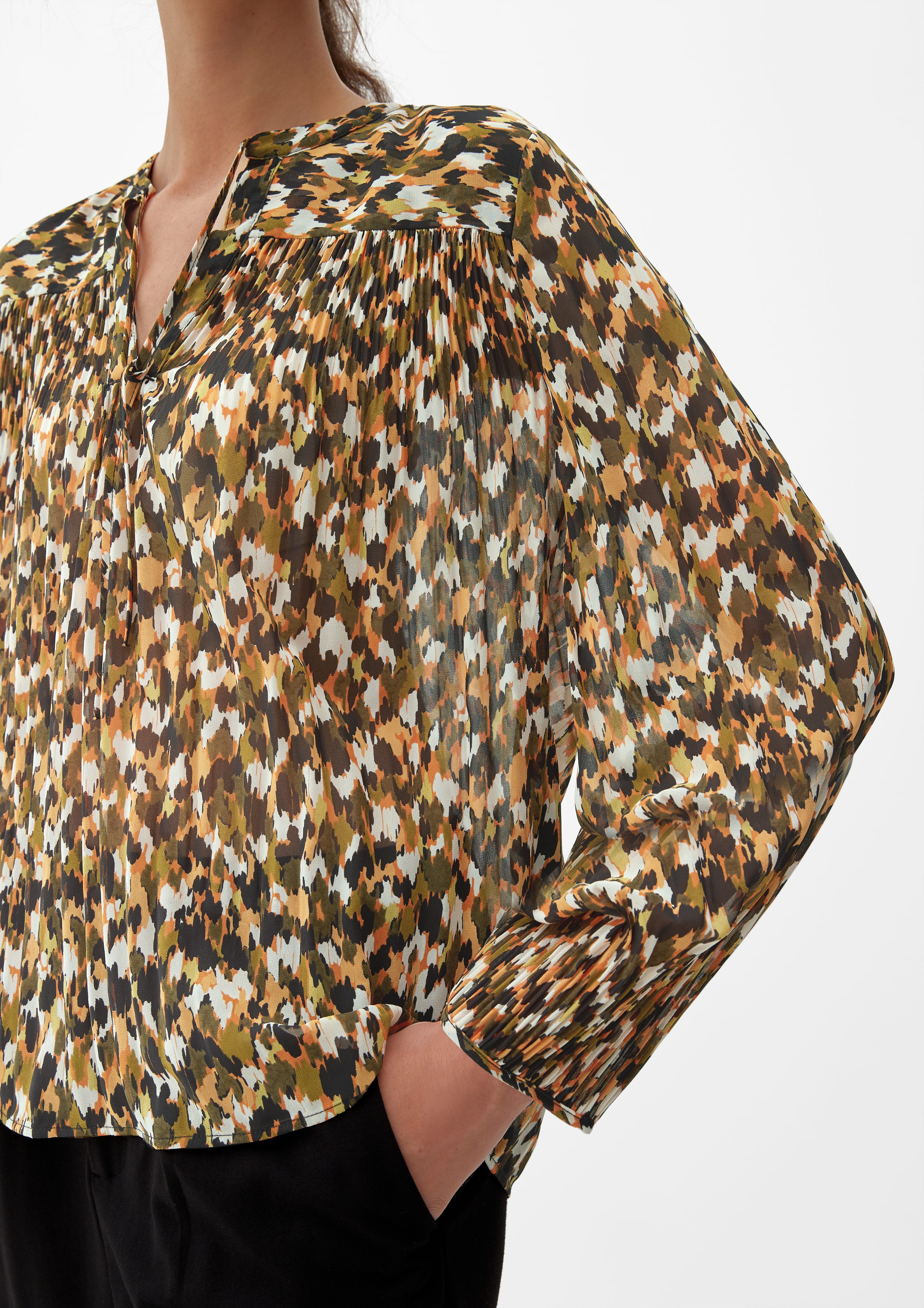 s.Oliver Langarmbluse Bluse mit Allovermuster Raffung