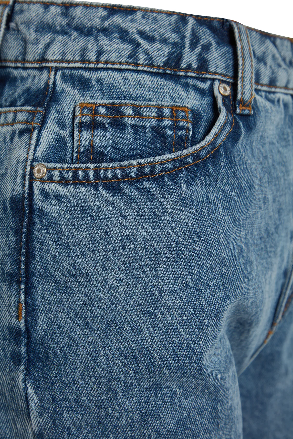 Trendyol Collection  Blaue Mom-Jeans mit hoher Taille TWOAW24JE00034