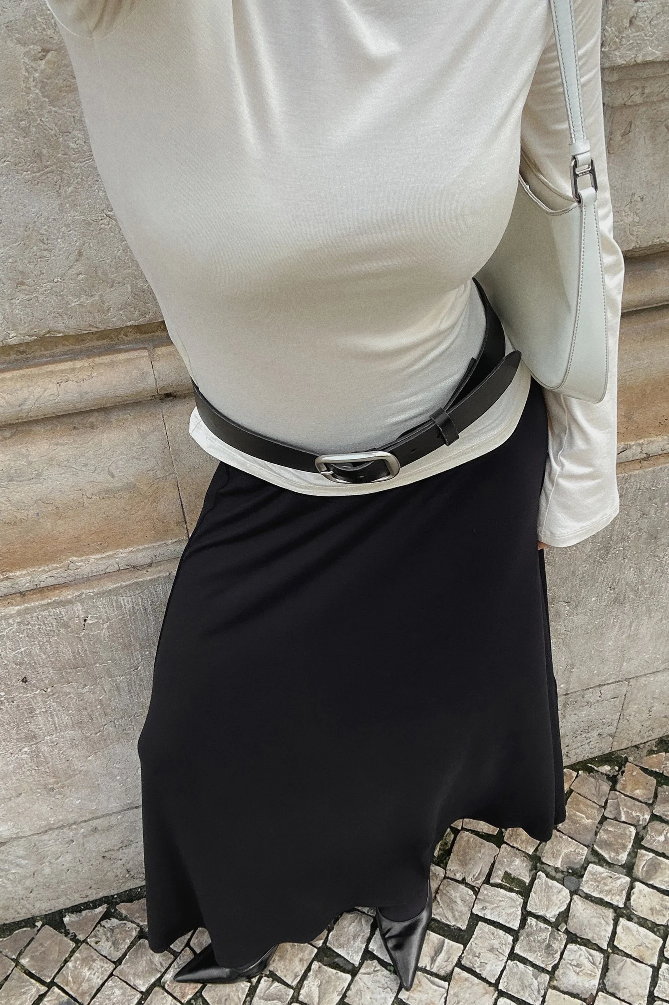Soft Line Funnel Neck Long Sleeve Top