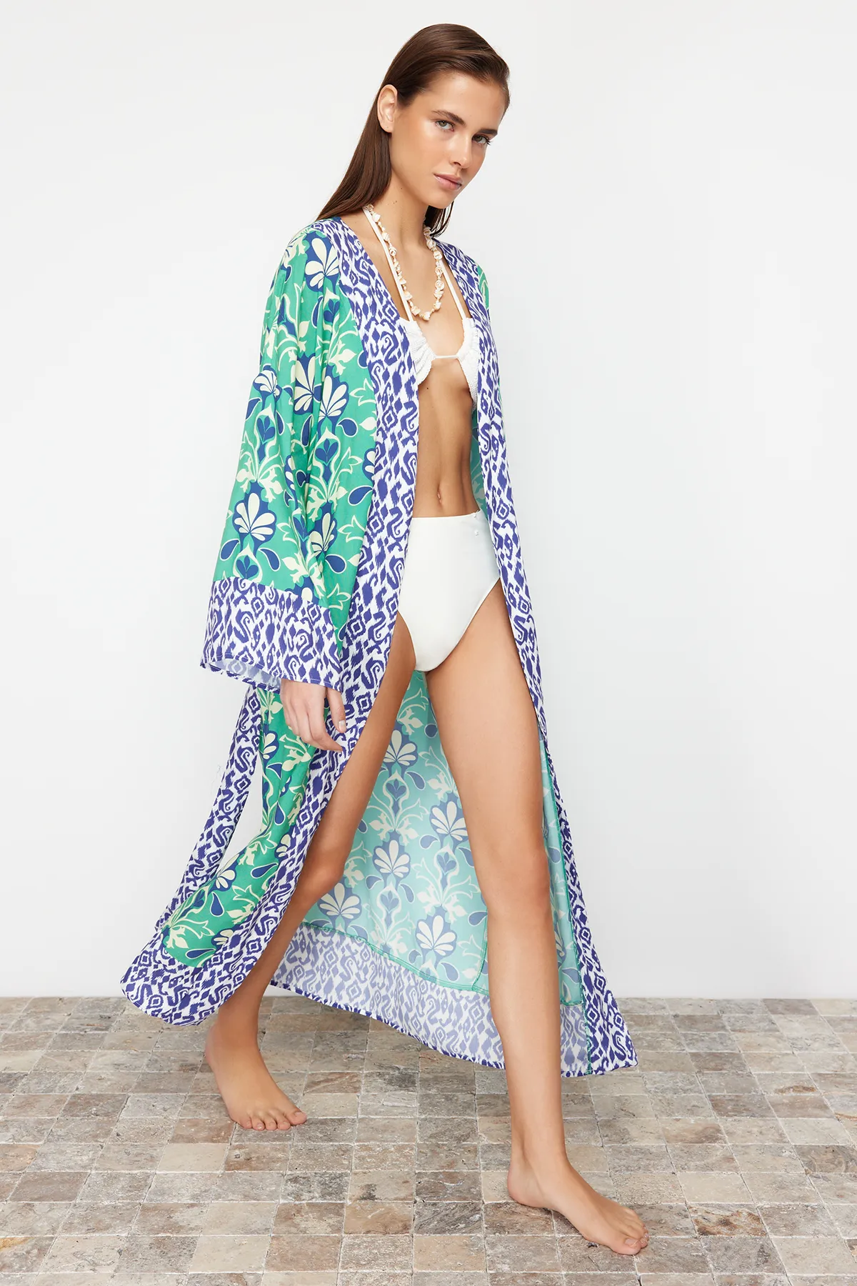 Trendyol Collection  Ethnisch gemusterter, gewebter Maxi-Kimono und Kaftan mit Gürtel TBESS21KM0171