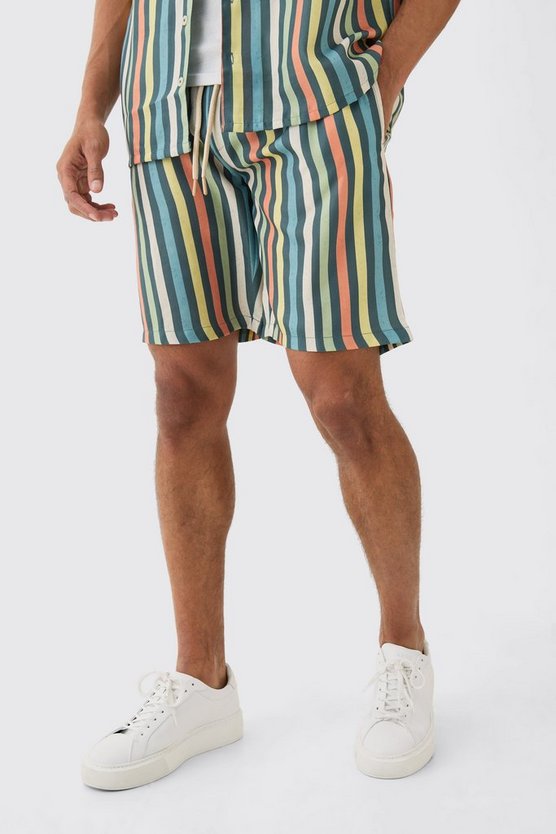 Lockere gestreifte Shorts mit elastischem Bund
