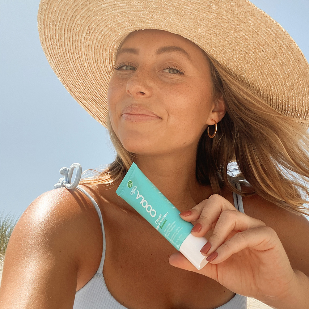 Coola Lotion Solaire Visage SPF30 au Concombre Protection solaire riche en ingrédientsnaturels hydratants et antioxydants