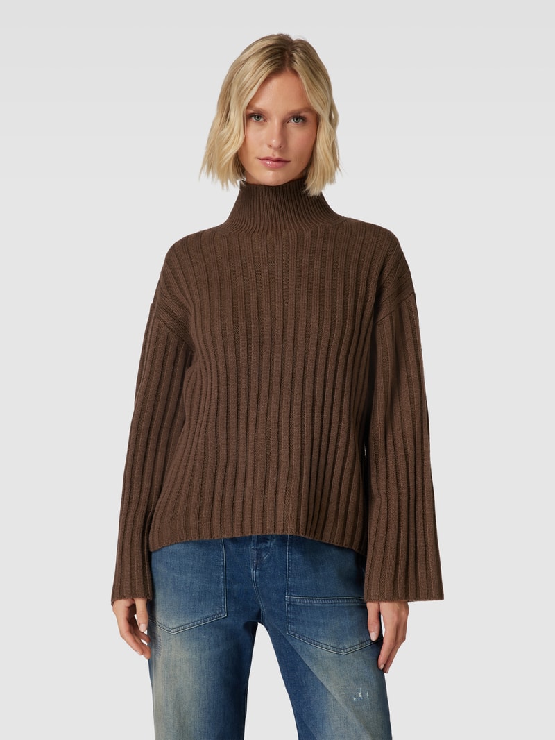 Strickpullover mit Trompetenärmel Modell 'Pory' in dunkelbraun