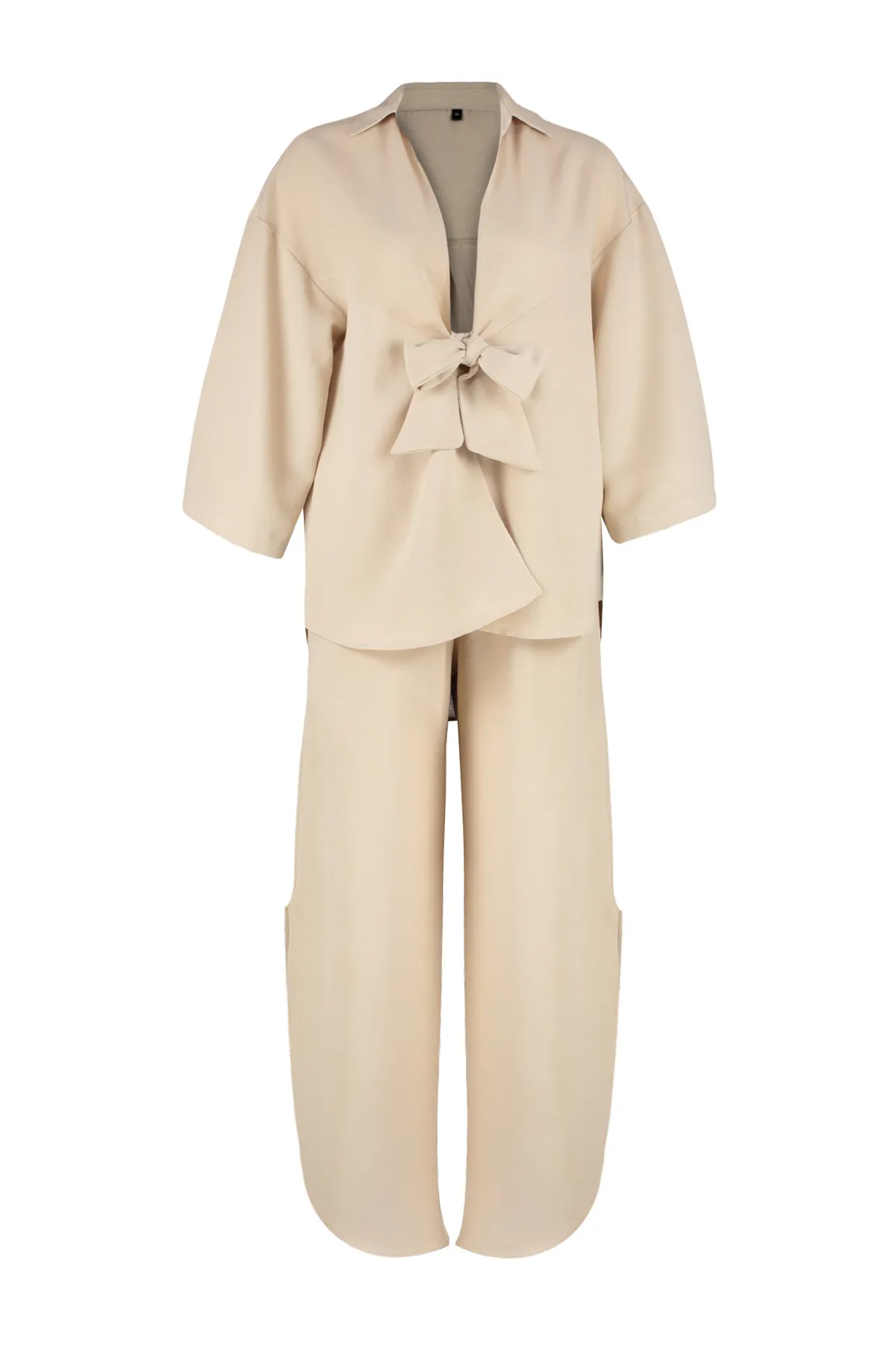 Trendyol Collection  Beiges, gewebtes Hemd-Hosen-Set aus Leinenmischung mit Bindeband TBESS24AU00031