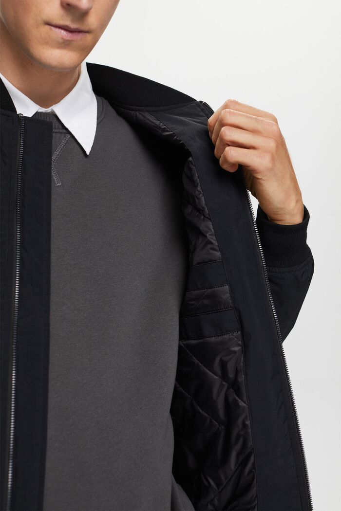 Recycelt: Jacke im Bomber-Stil