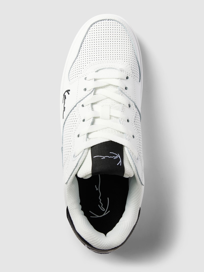 Sneaker mit Label-Details Modell 'Classic' in weiss