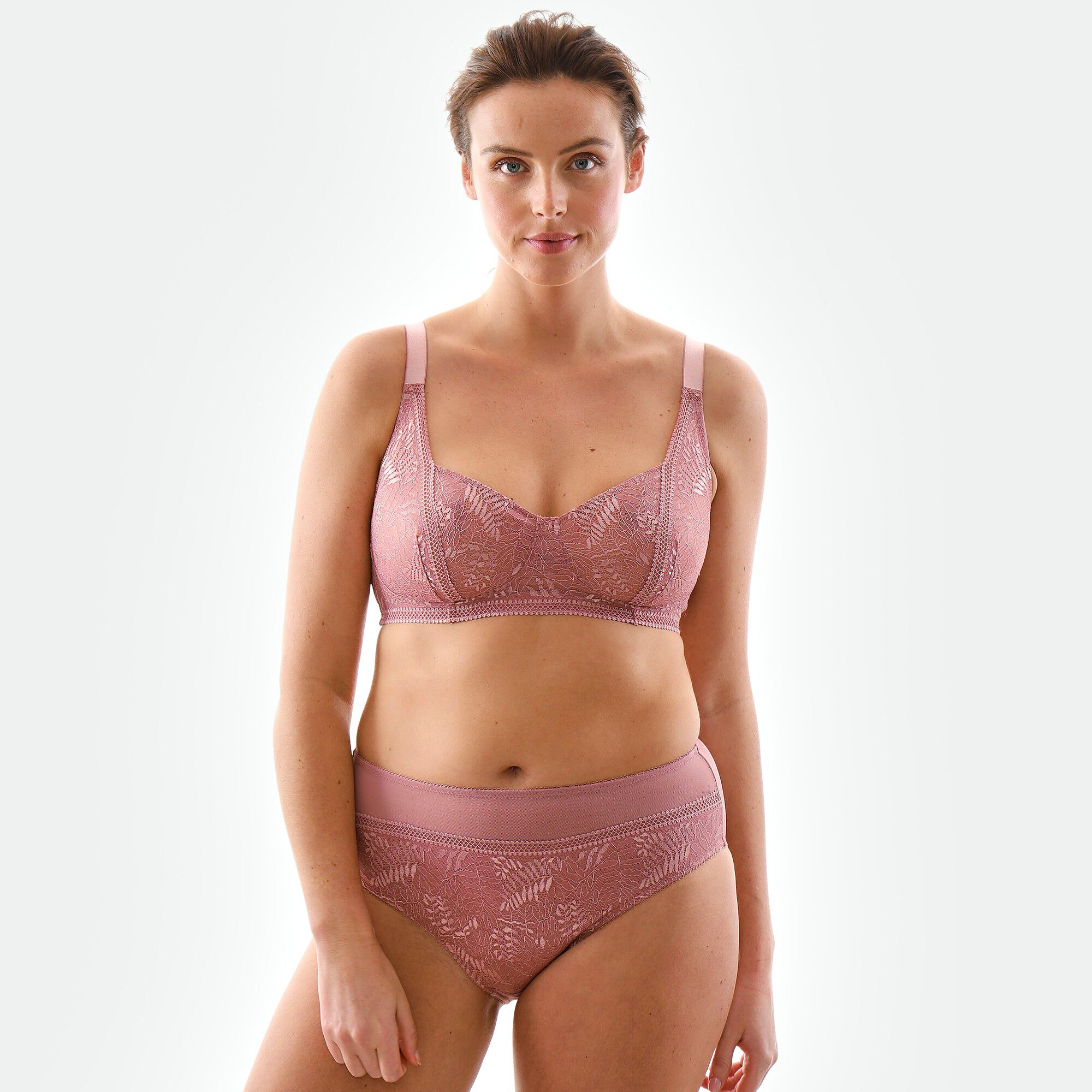 Soutien-gorge minimiseur tout en dentelle Camana