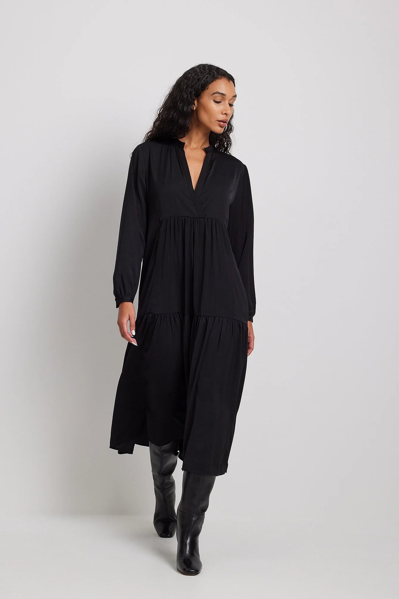 Fließendes Midikleid