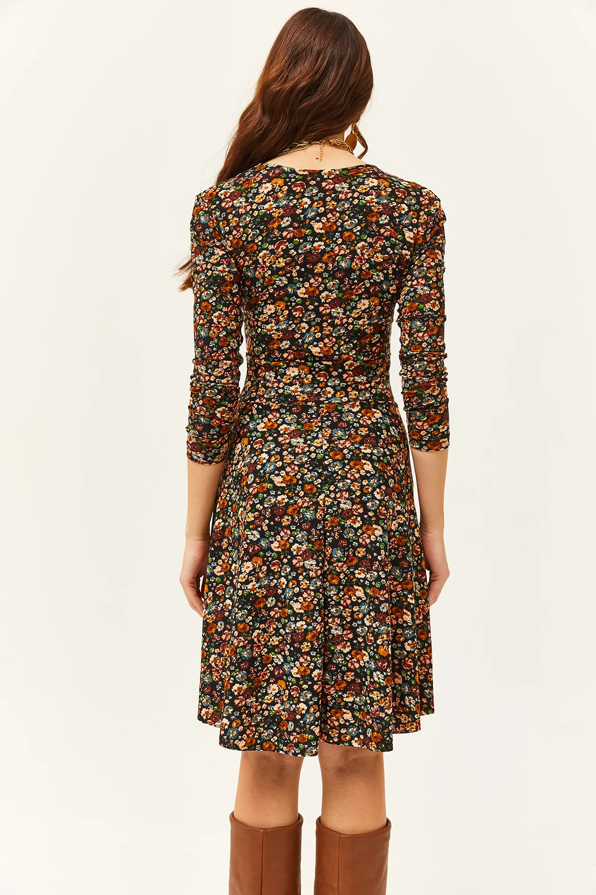 Olalook  Mehrfarbiges, zweireihiges Damenkleid mit Blumenmuster ELB-19000960