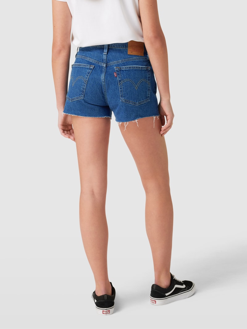 Jeansshorts mit Label-Patch aus Leder in jeans