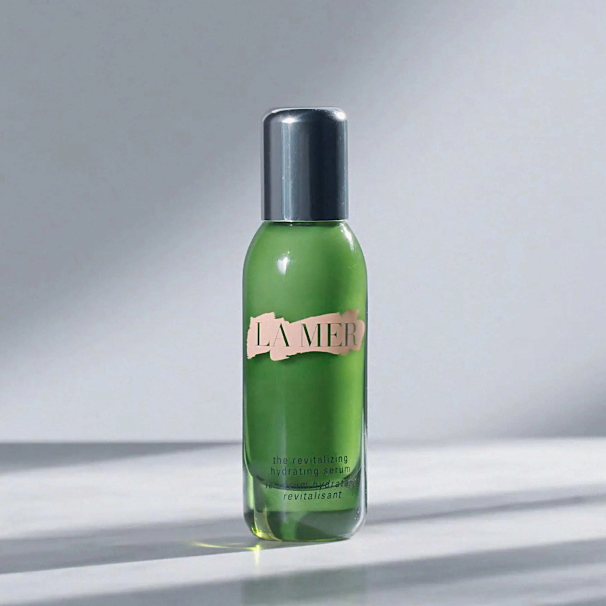 Transformativni tretman: Revitalizirajući hidratantni serum - Serum za lice First Signs, Hidratantni serum za lice, Regenerirajući tretman