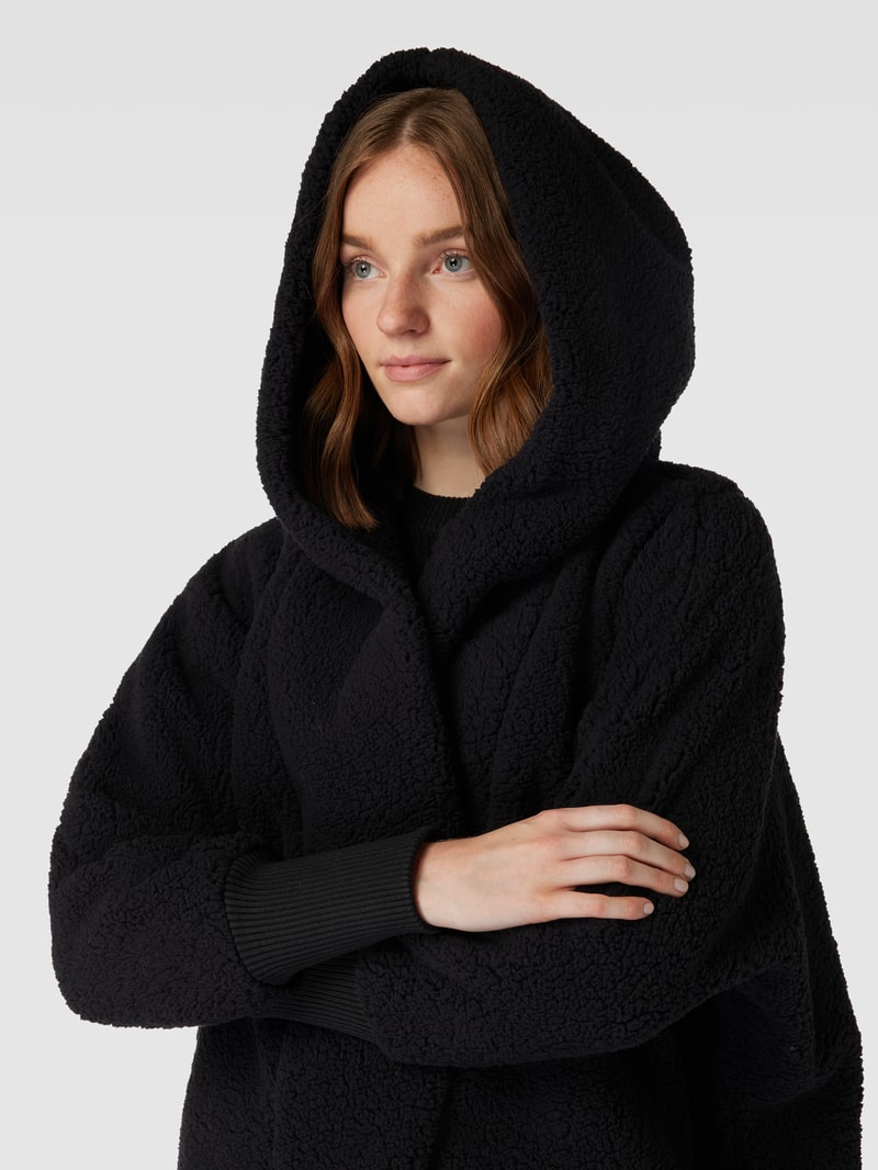 Jacke aus Teddyfell Modell 'CUDDLE' in schwarz