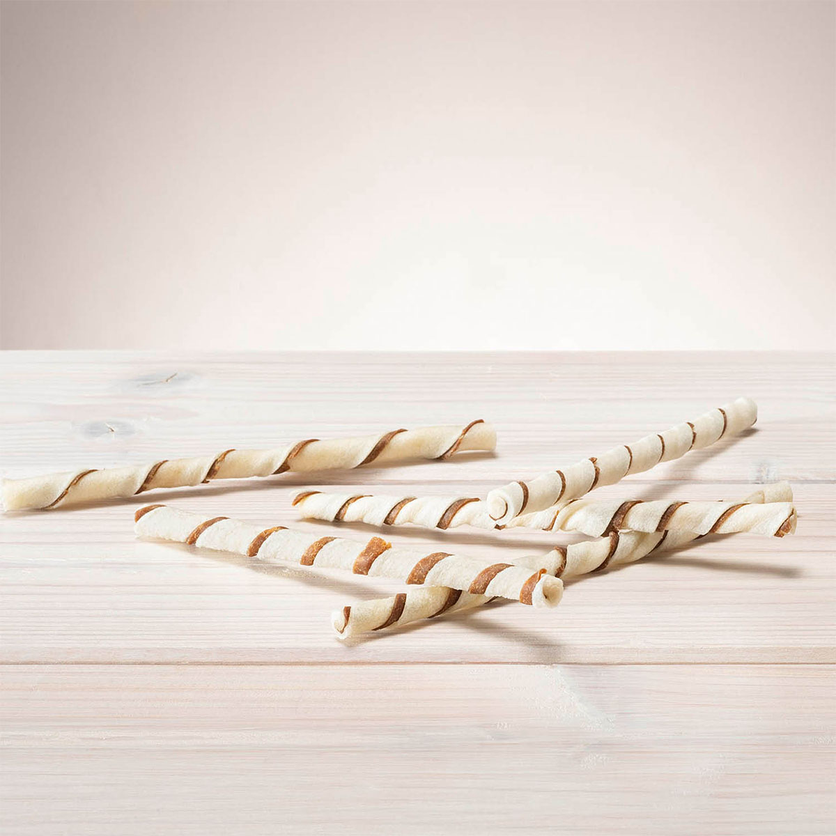 Gedrehte Kausticks mit Rind für Kauspaß & Zahnpflege in einem.