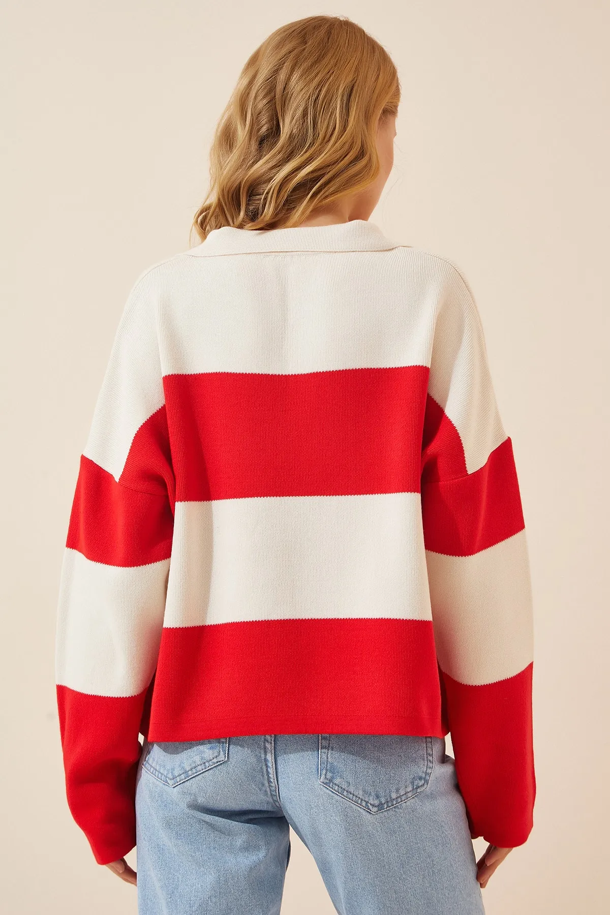 Happiness İstanbul  Rot-weißer Oversize-Strickpullover mit Polokragen für Damen US00685