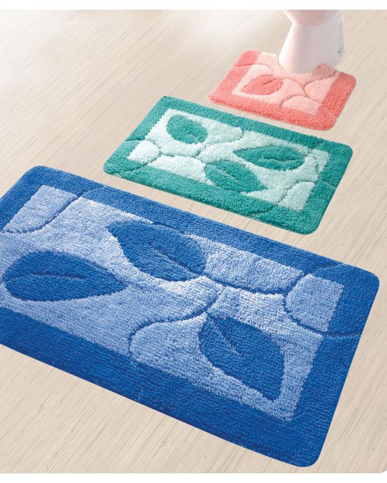 Tapis de bain motif feuilles.
