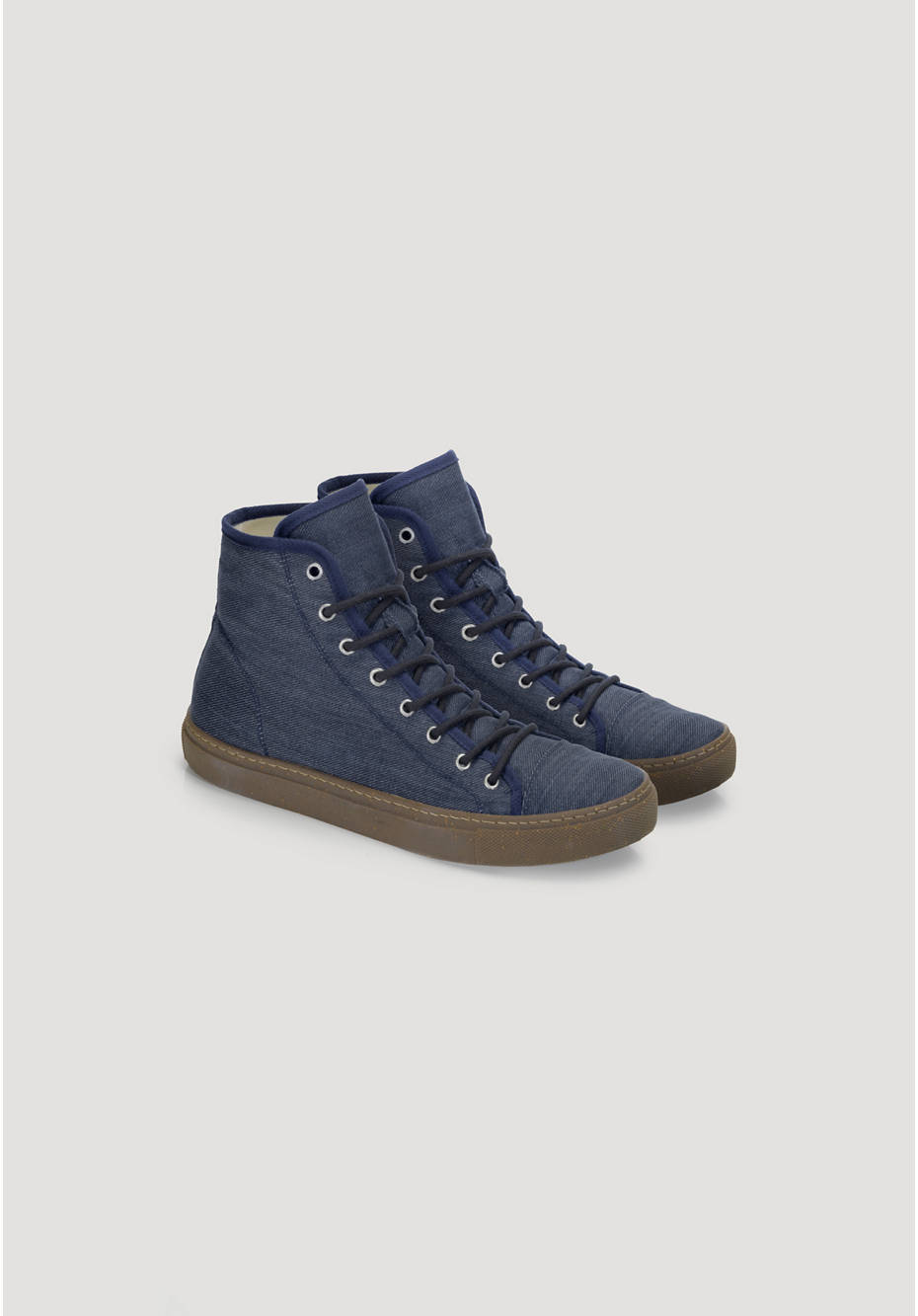 Sneaker BetterRecycling aus Bio-Denim