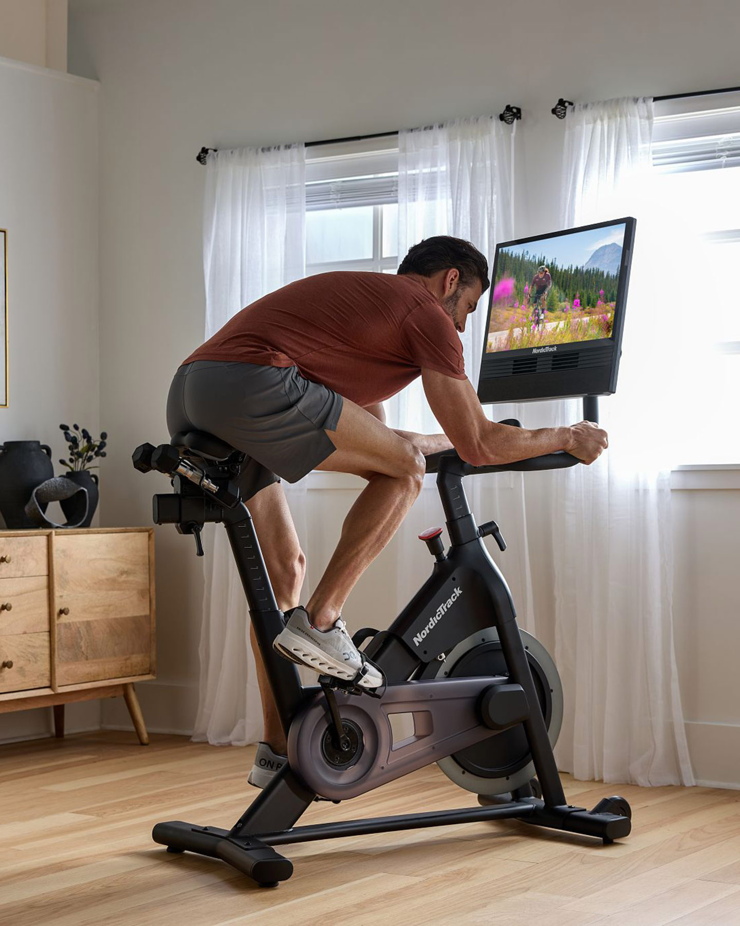Bicicletă spinning Nordictrack S24 + Ifit Pro Anual NTEX24125-INT+ IFIT1