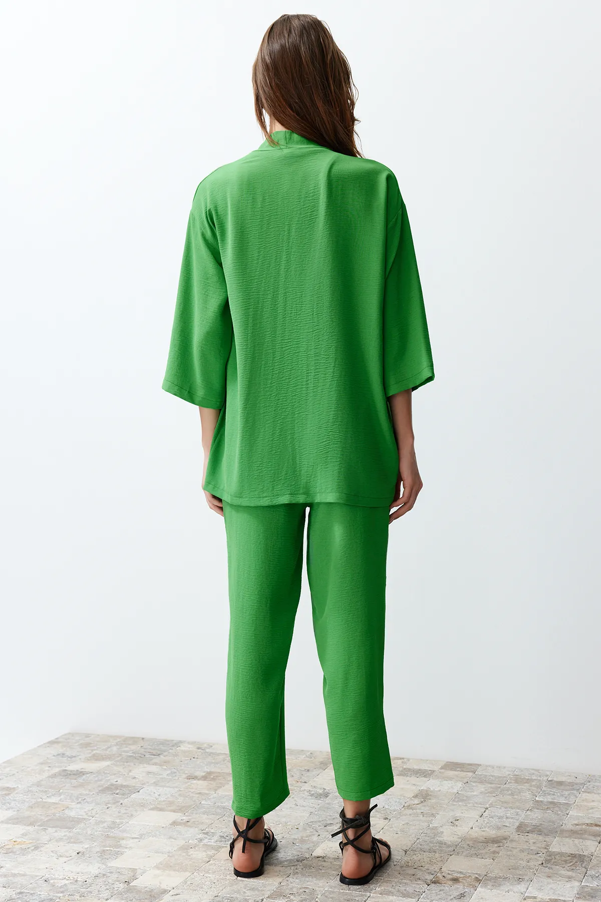 Trendyol Collection  Grünes gewebtes Kimono-Hosen-Unterteil-Oberteil-Set TWOSS24AU00037