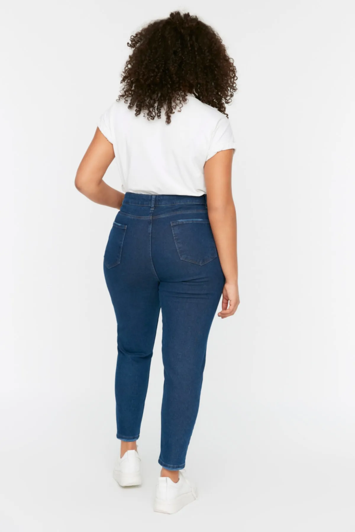 Trendyol Curve  Dunkelblaue, hoch taillierte, dehnbare Röhrenjeans TBBSS22JE0189