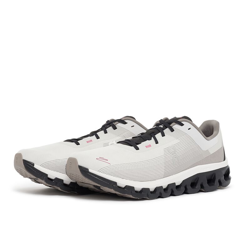 ON Cloudflow 4 Distance white/black