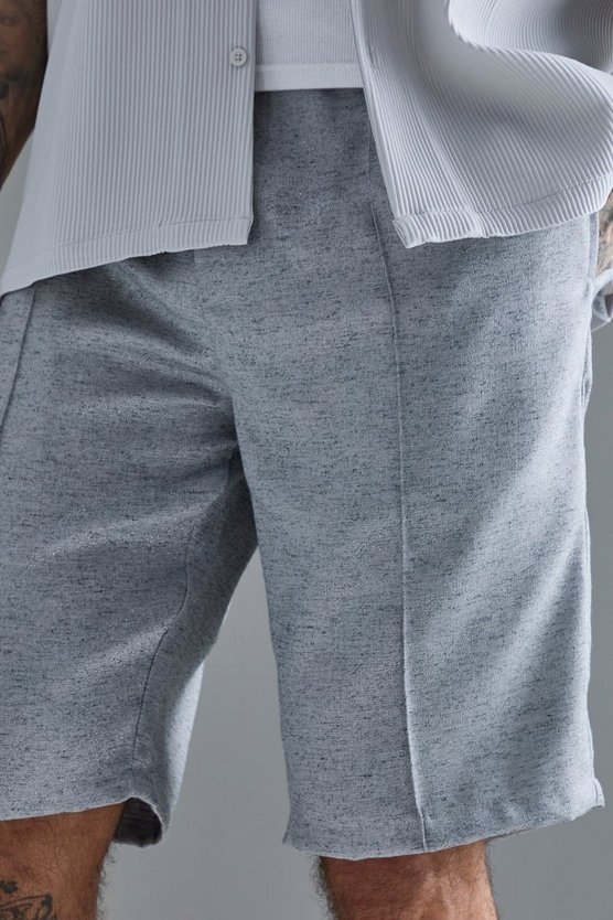 Tall strukturierte Shorts mit Naht-Detail