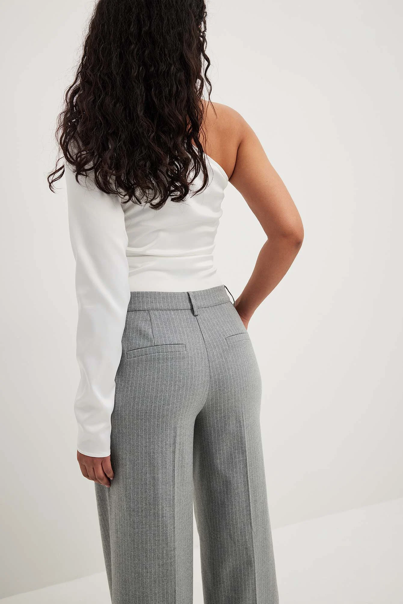 Satin-Body mit geraffter Front
