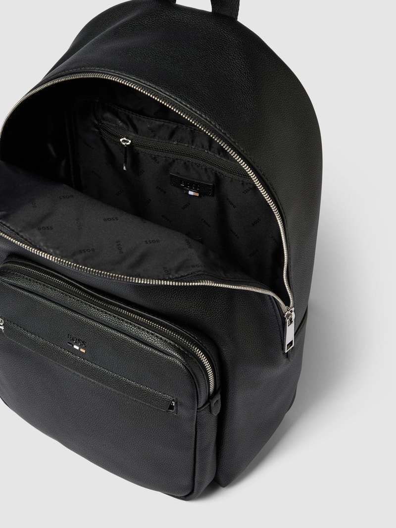Rucksack mit Label-Prägung Modell 'Ray' in schwarz