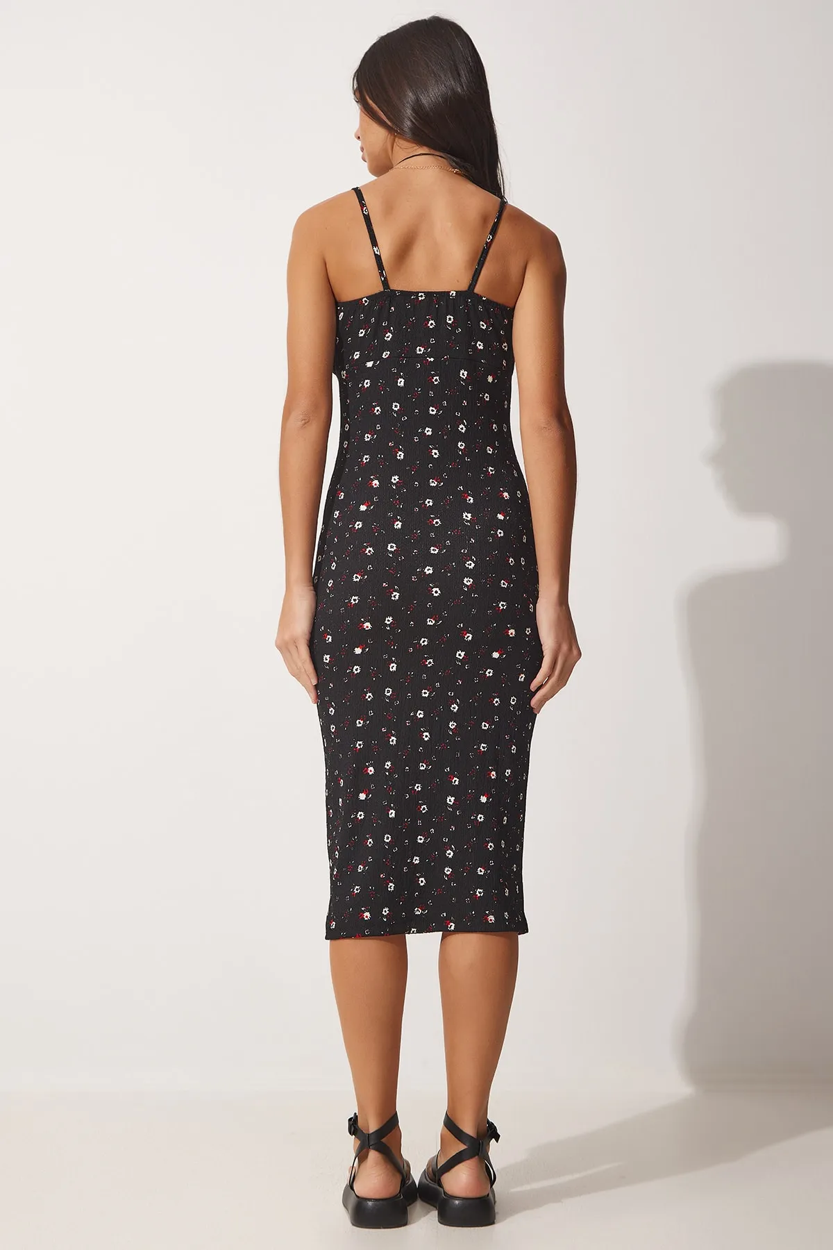 Happiness İstanbul  Schwarzes Sommer-Strickkleid mit Blumenmuster und gerafftem Kragen für Damen FF00124