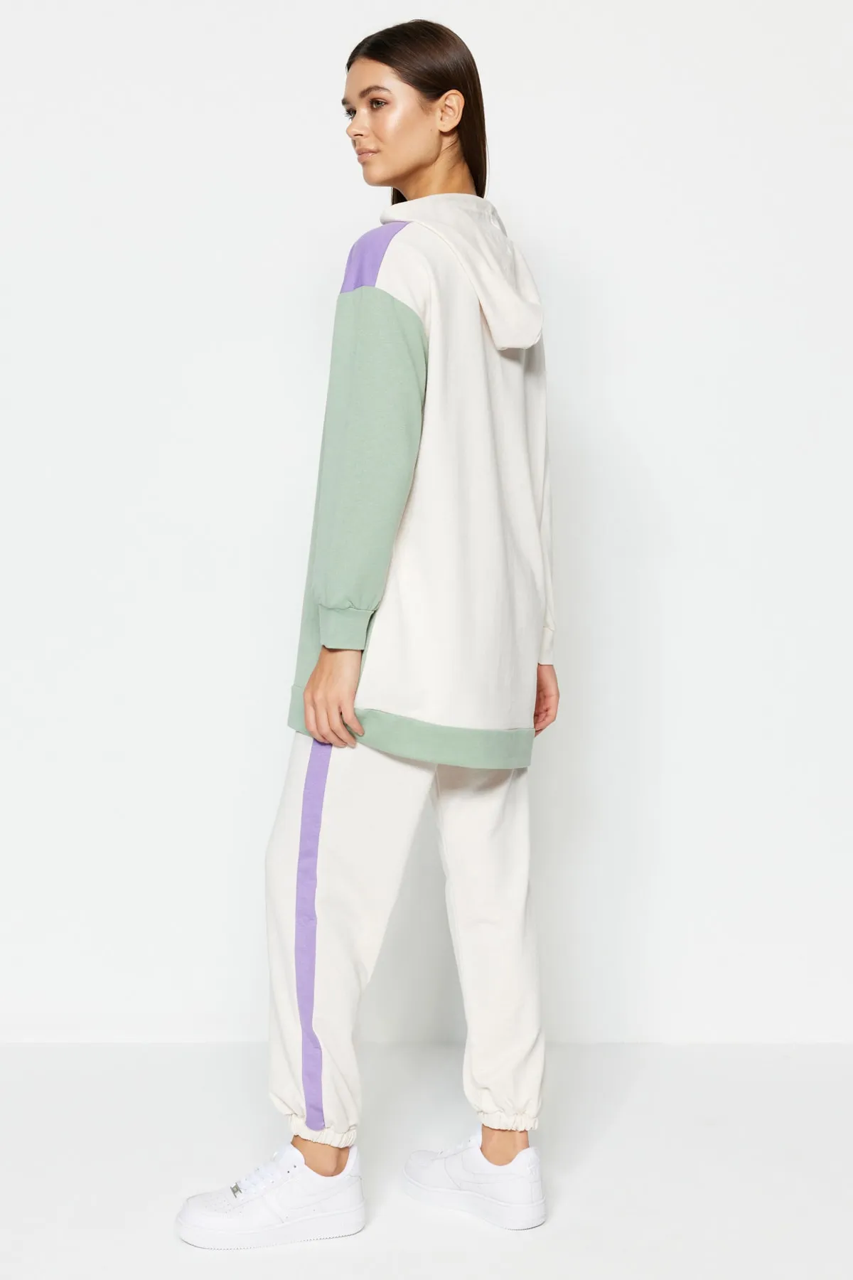 Trendyol Modest  Lila-Mehrfarbiges gestricktes Hijab-Trainingsanzug-Set TCTSS22EN0001
