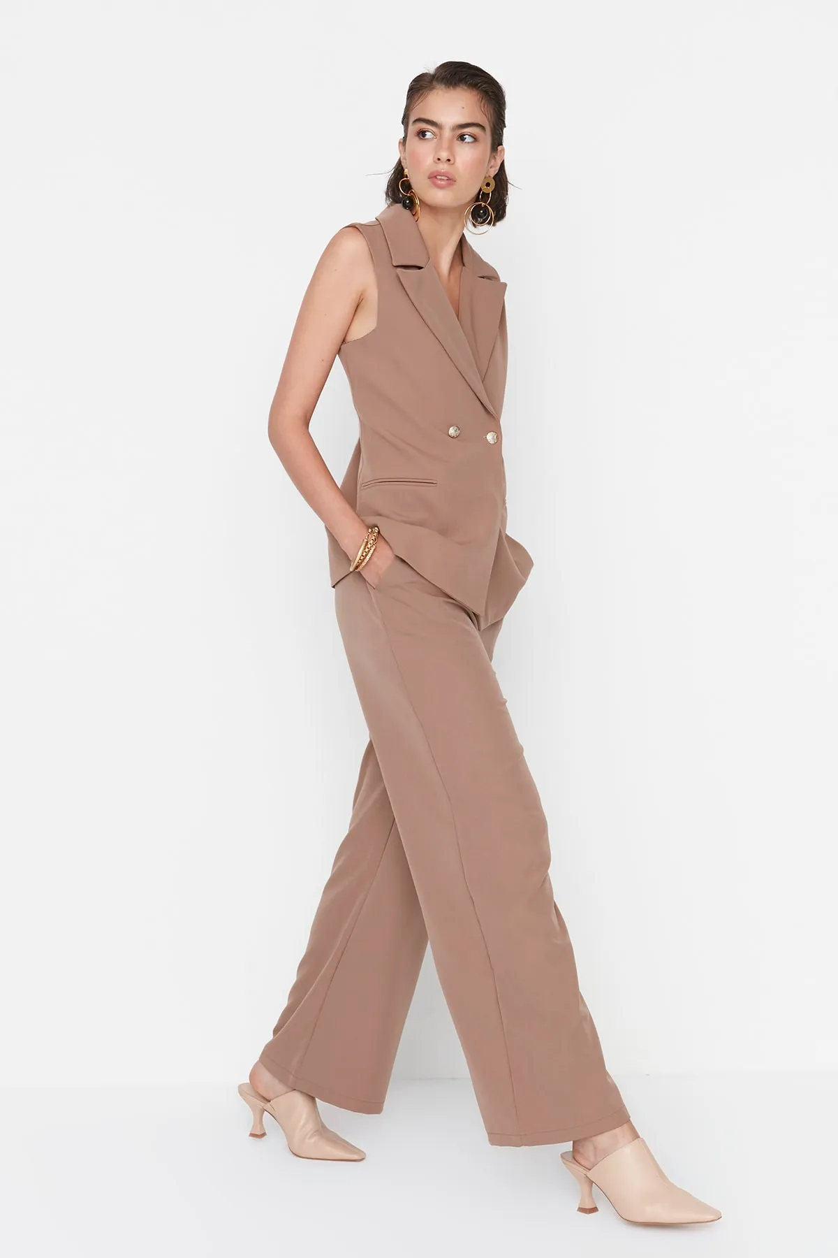 Trendyol Collection  Nerzfarbene Webhose mit hoher Taille TWOAW23PL00134