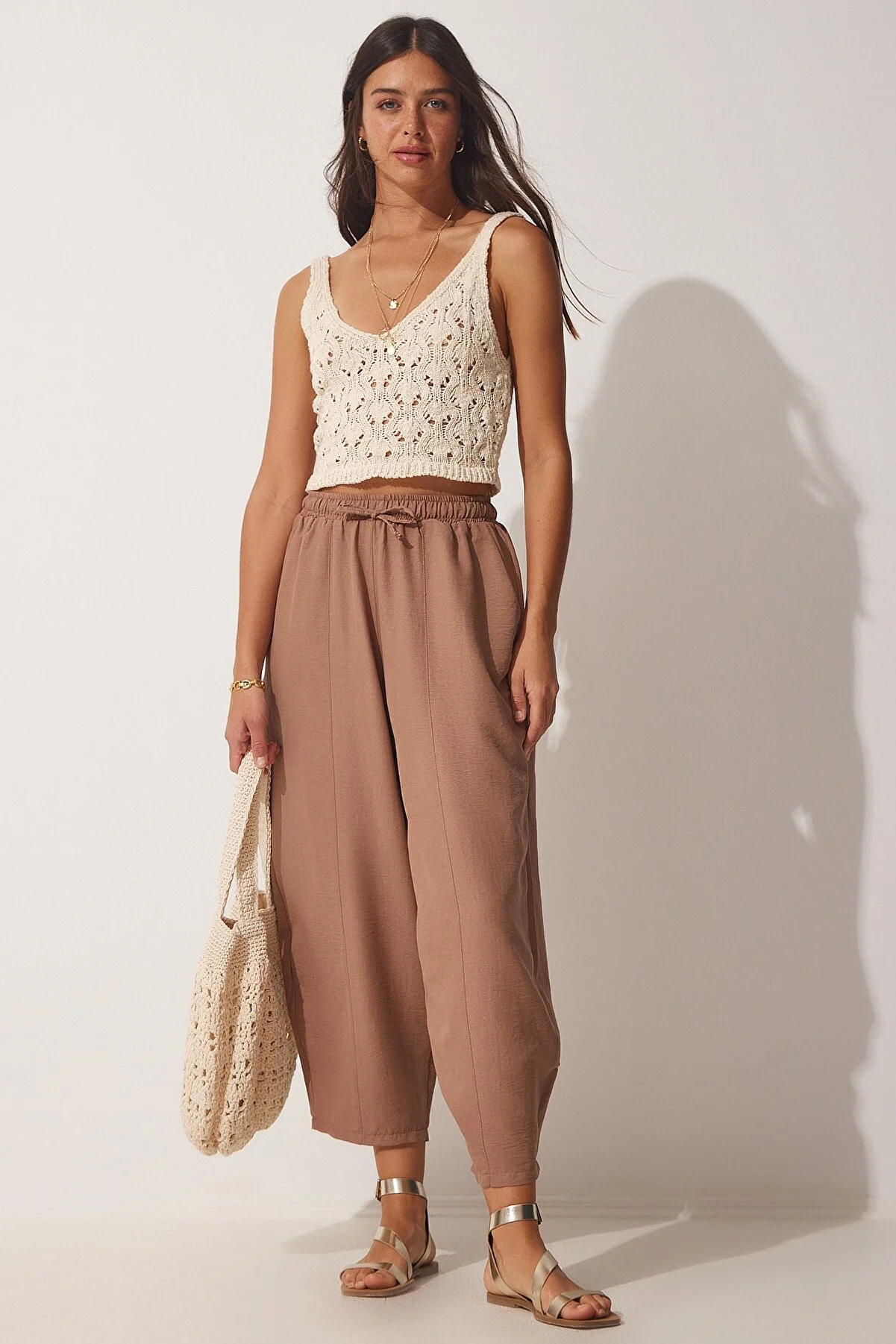 Happiness İstanbul  Dunkelbiskuitfarbene Shalwar-Hose aus Leinenviskose mit Taschen für Damen CV00001