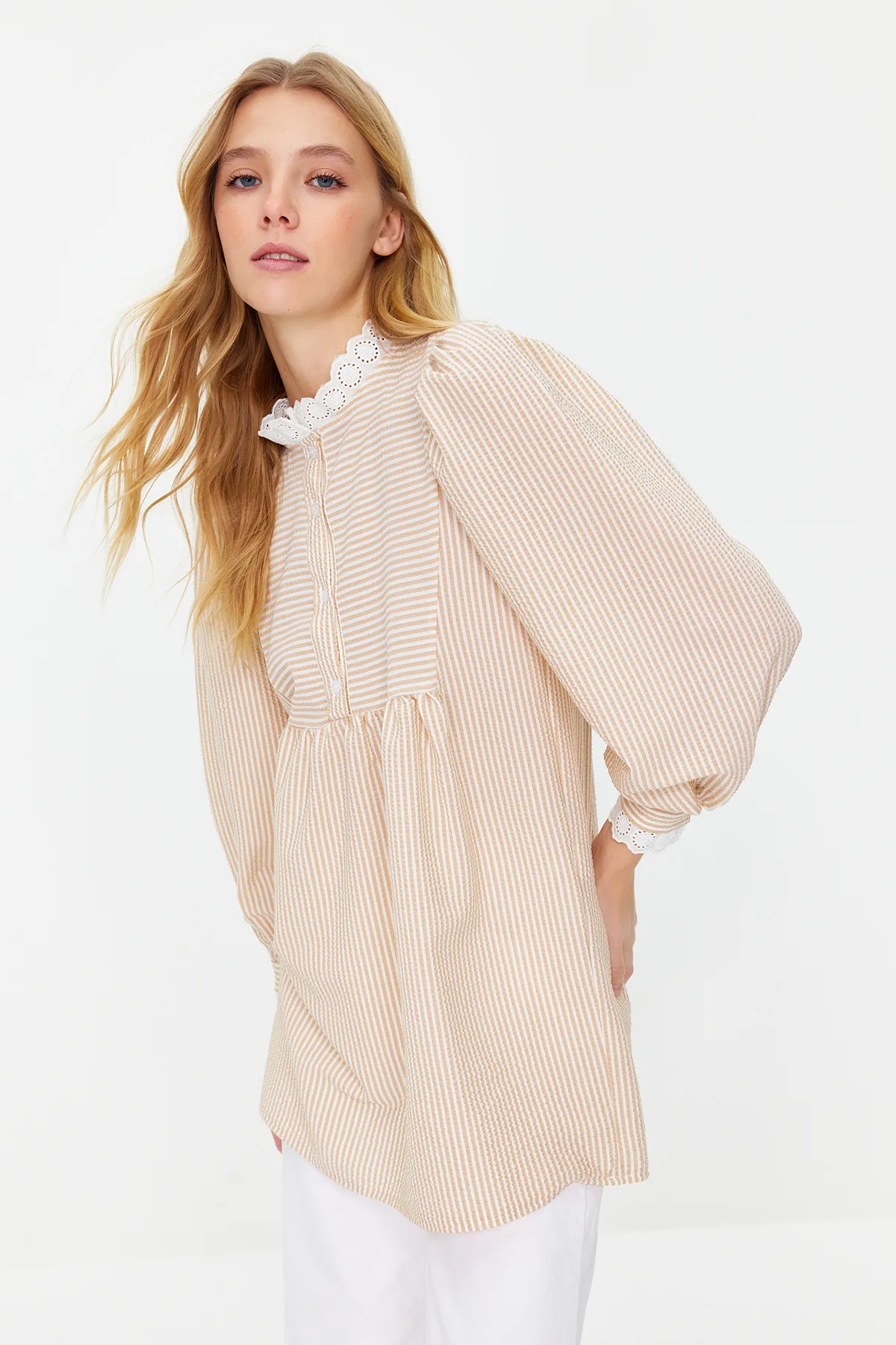Trendyol Modest  Orangefarbene, karierte Seersucker-Tunika mit gewebter Spitze TCTSS23UK00067