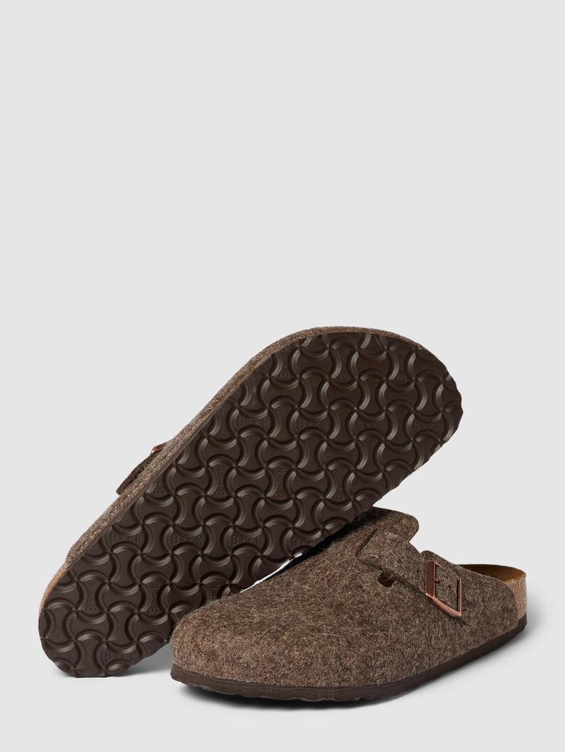 Slides mit Dornschließe in metallic Modell 'Boston' in mittelbraun