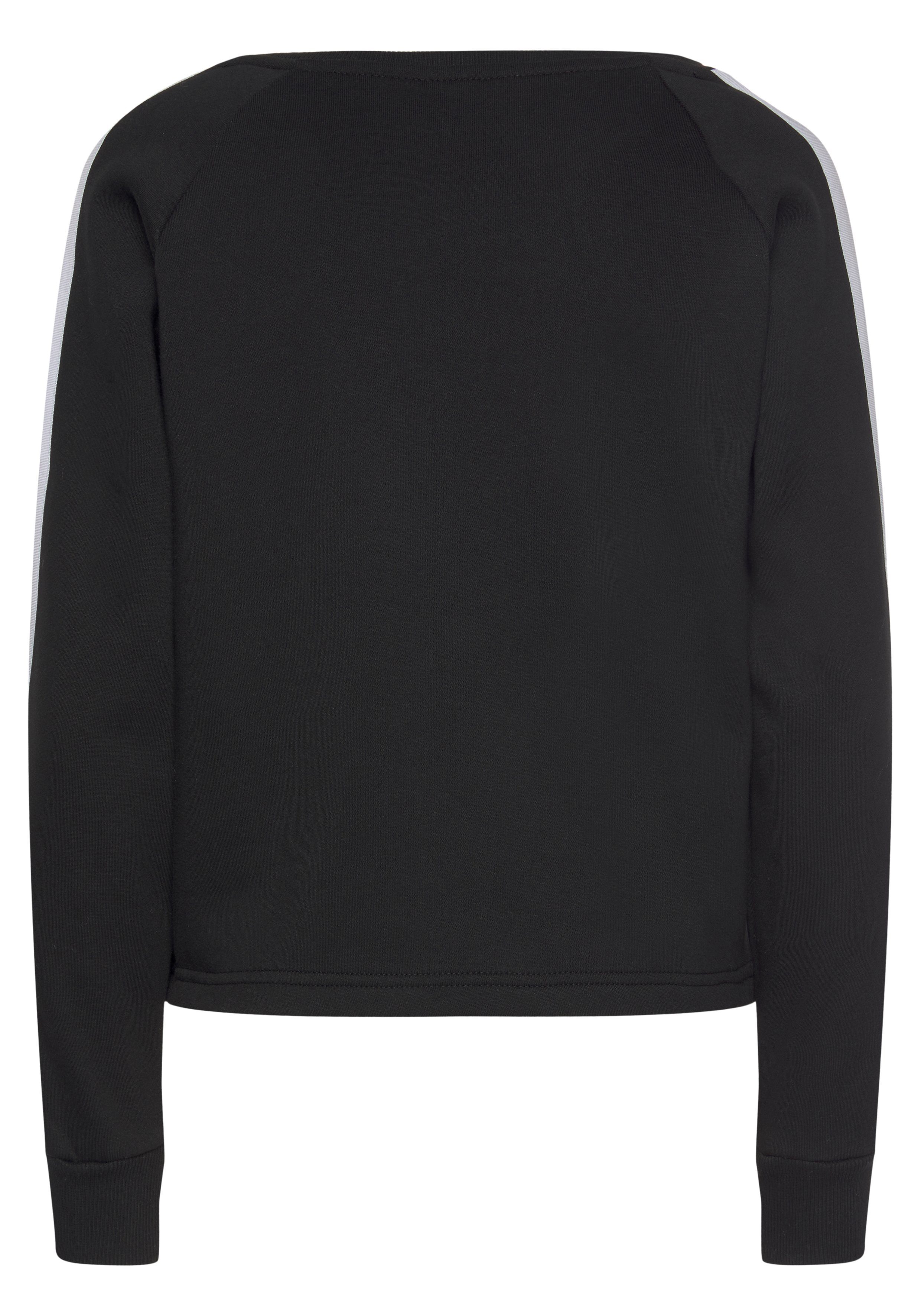 Bench. Sweater kurze Form mit Kontraststreifen, Loungeanzug