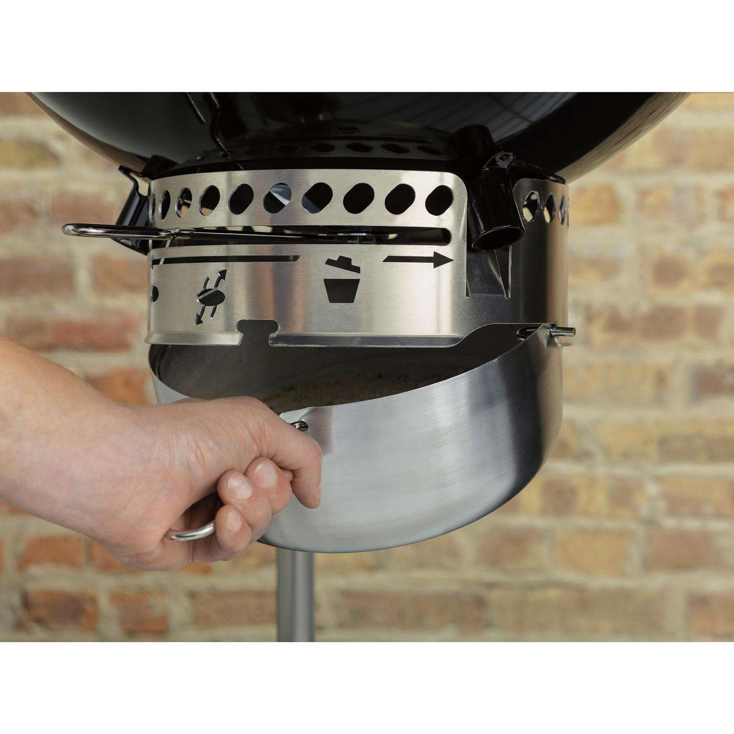 Weber 22 in. Performer Deluxe Charcoal Grill Black