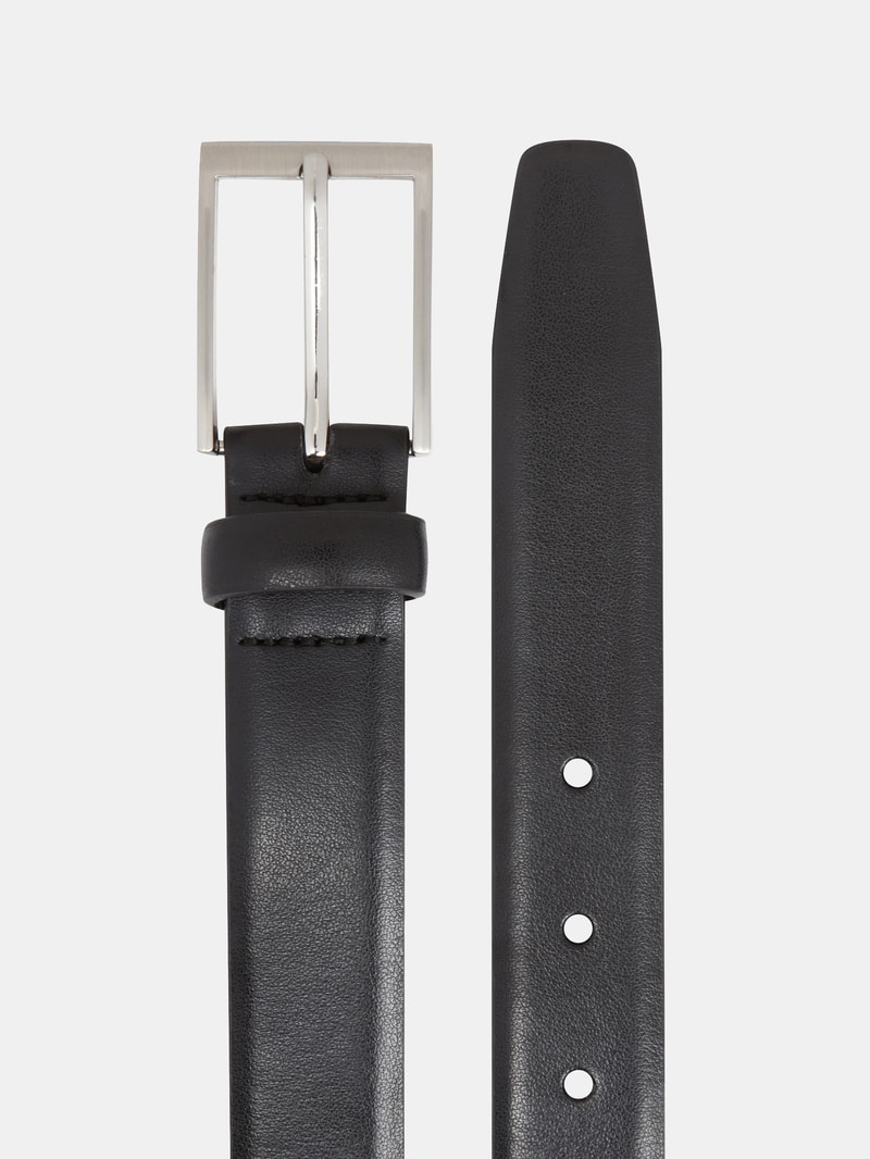 Gürtel aus Leder in schwarz