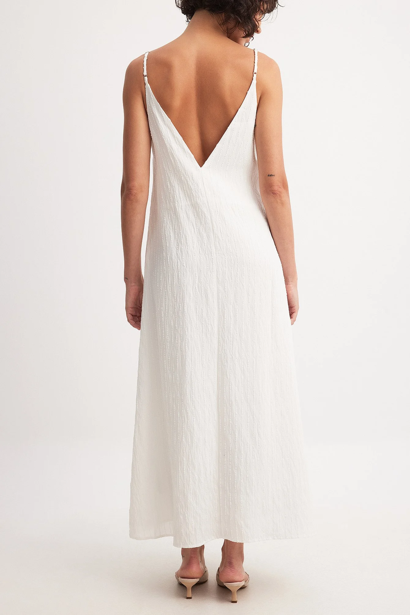 Texturiertes Midikleid mit Trägern und Streifen