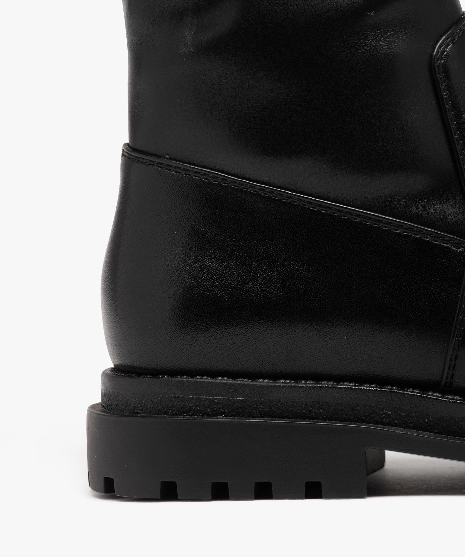 Boots fille montantes dessus uni à semelle crantée et à zip noir | GEMO
